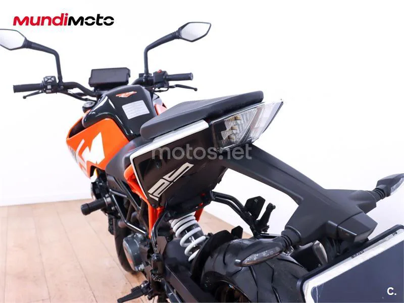 KTM 125 – Vista 9