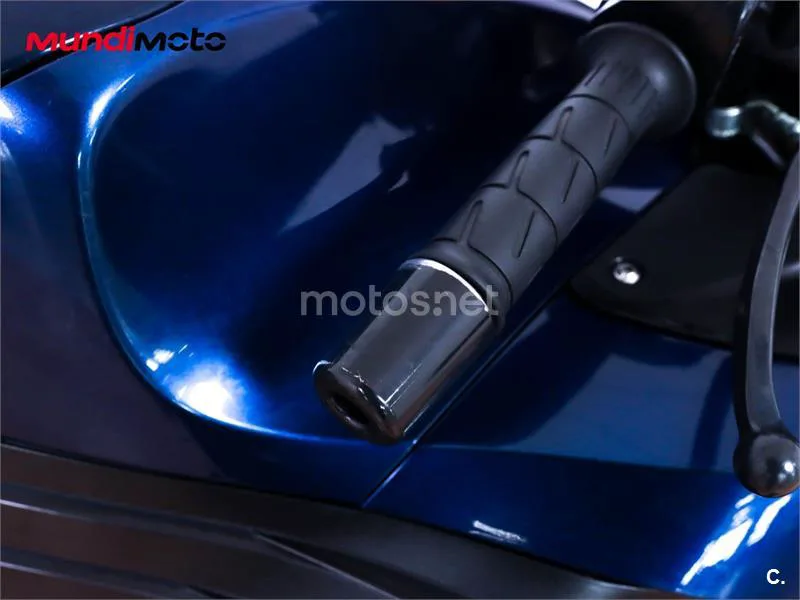 Kawasaki ZZR 1400 – Vista 25
