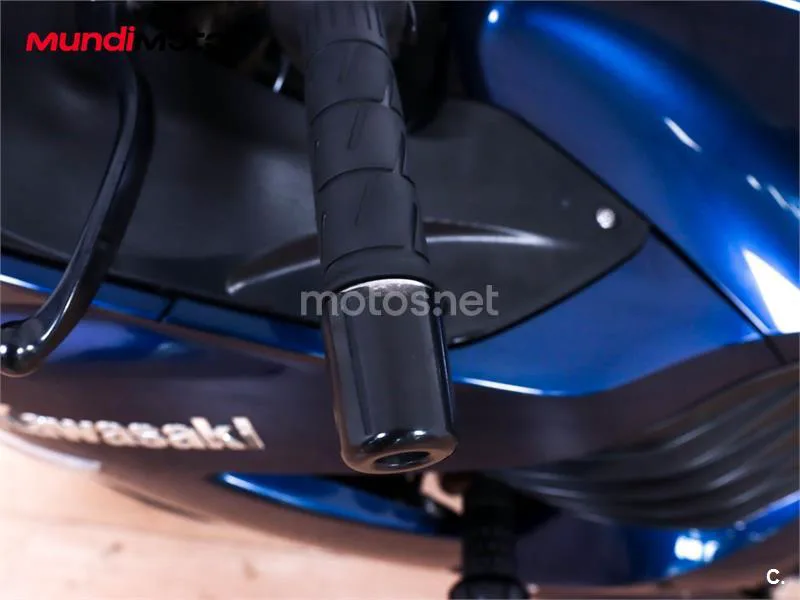 Kawasaki ZZR 1400 – Vista 32