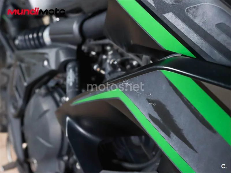 Kawasaki Versys – Vista 16