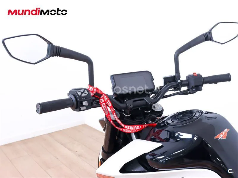 KTM 125 – Vista 11