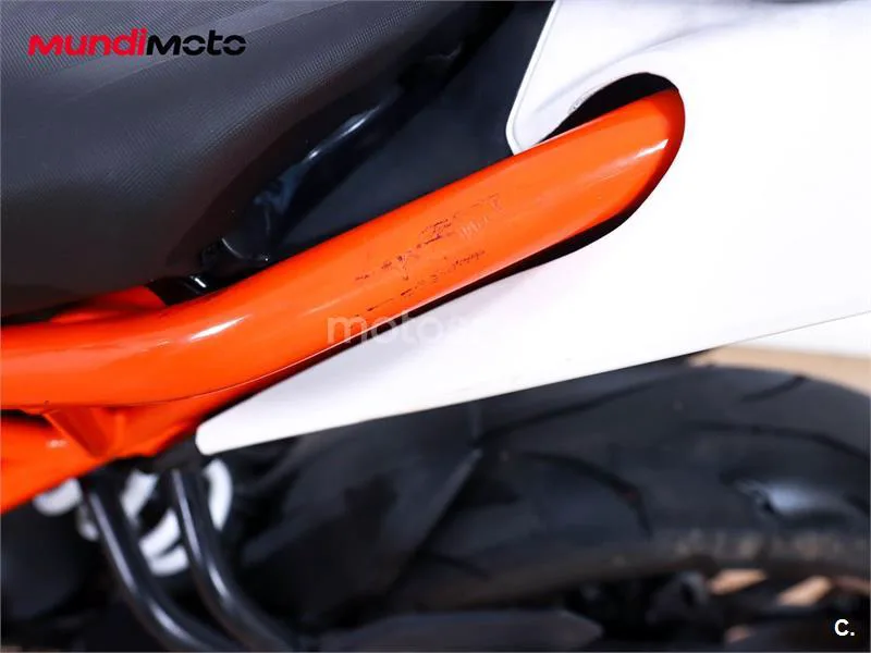 KTM 125 – Vista 14