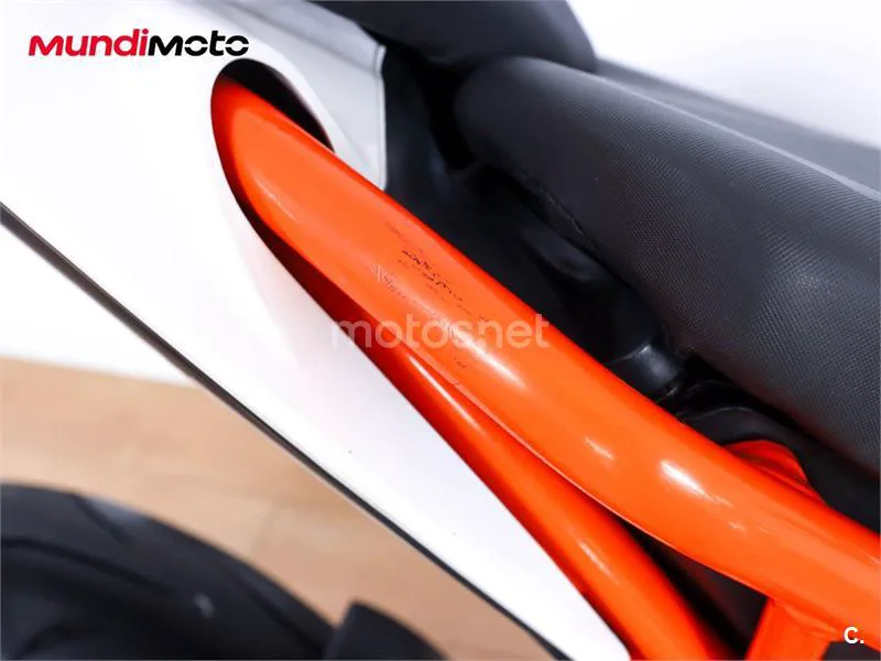 KTM 125 – Vista 16