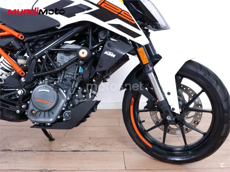 KTM 125 – Vista 22