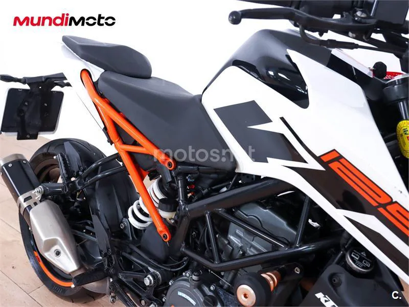 KTM 125 – Vista 23