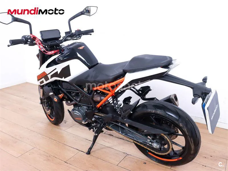 KTM 125 – Vista 8