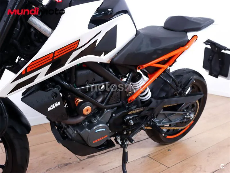 KTM 125 – Vista 10