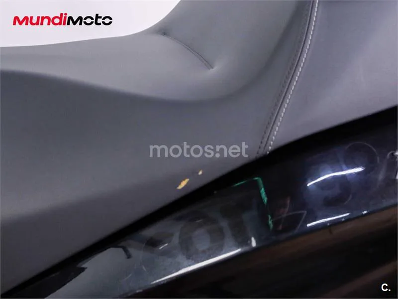 Piaggio MP3 – Vista 24