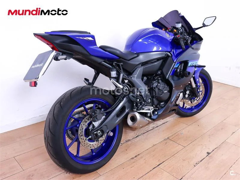 Yamaha R7 – Vista 3