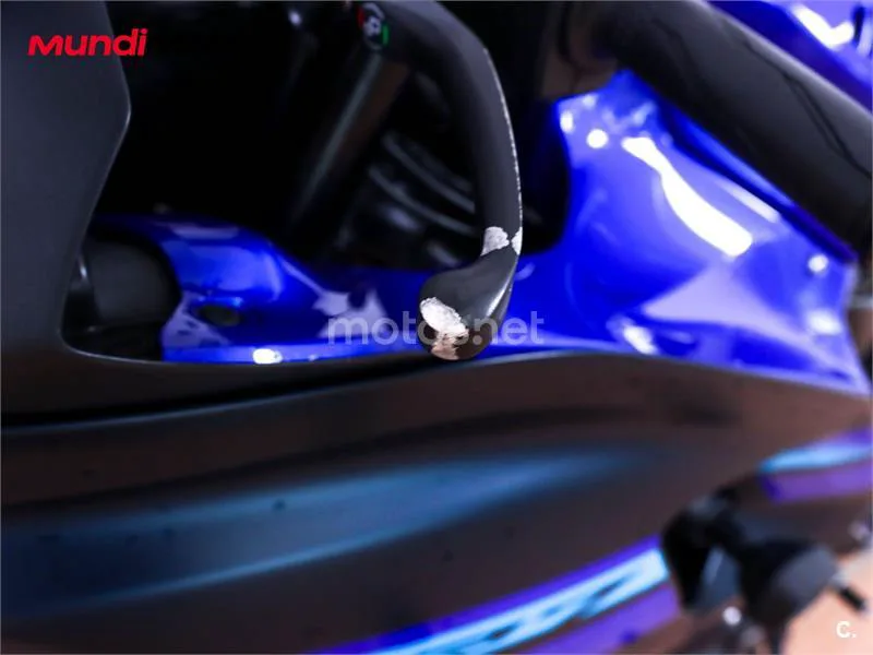 Yamaha R7 – Vista 27