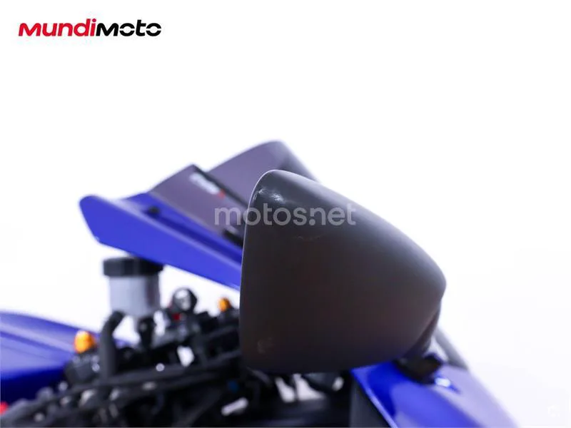 Yamaha R7 – Vista 29