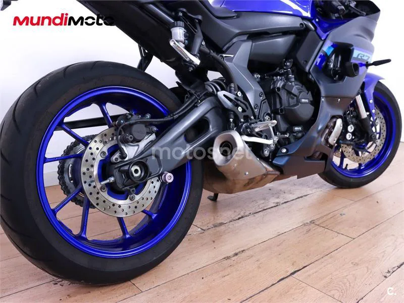 Yamaha R7 – Vista 4
