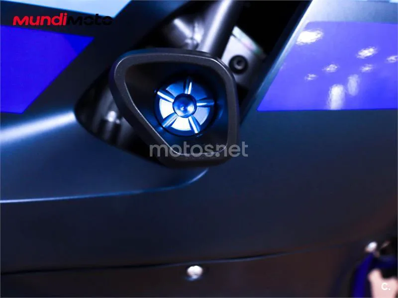 Yamaha R7 – Vista 31