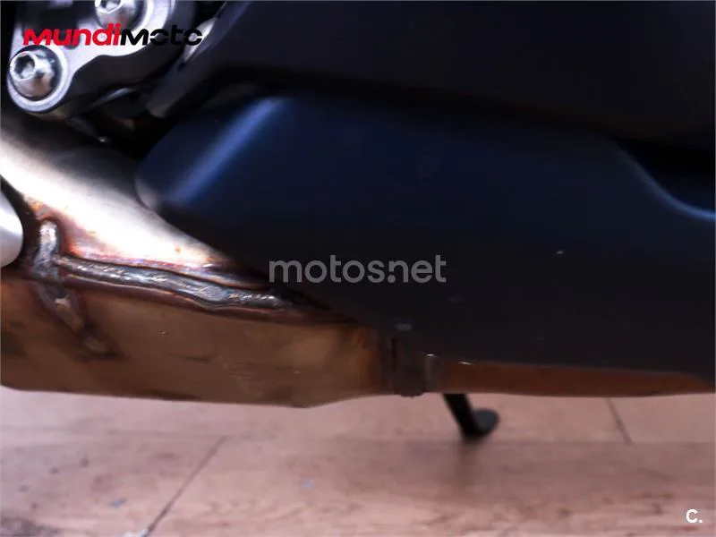 Yamaha R7 – Vista 33
