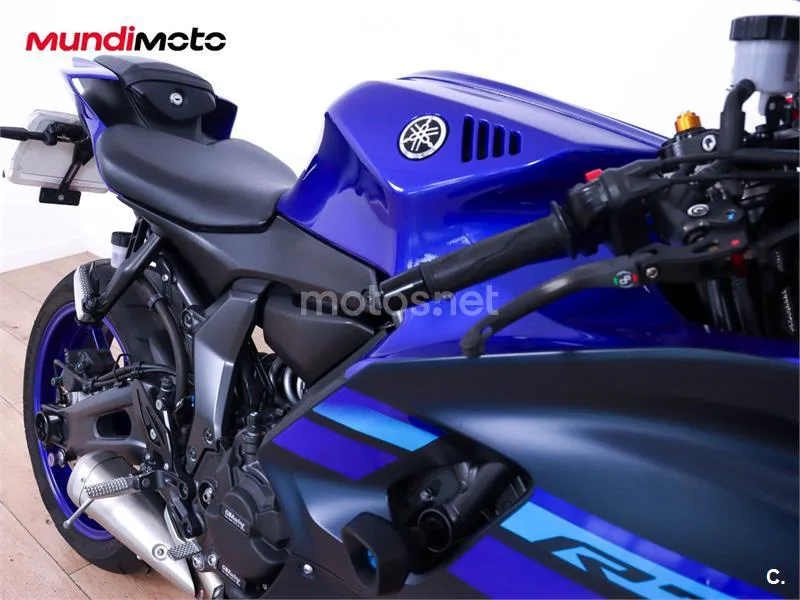 Yamaha R7 – Vista 37