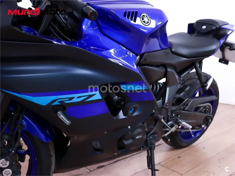 Yamaha R7 – Vista 10
