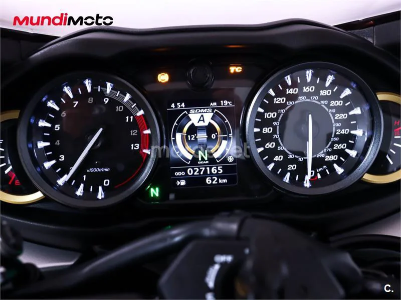 Suzuki Hayabusa – Vista 12
