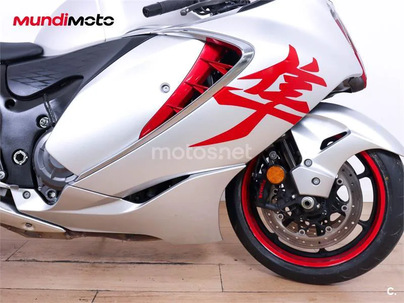 Suzuki Hayabusa – Vista 14