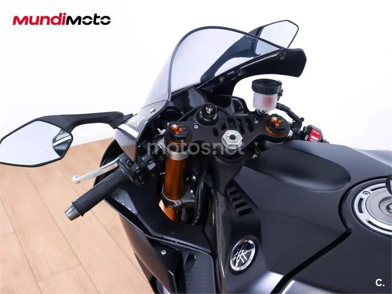 Yamaha R1 – Vista 11