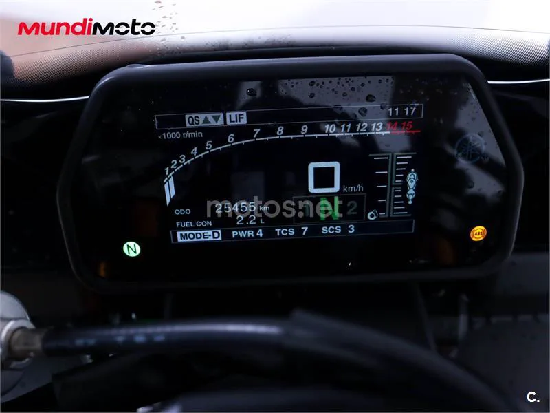 Yamaha R1 – Vista 12