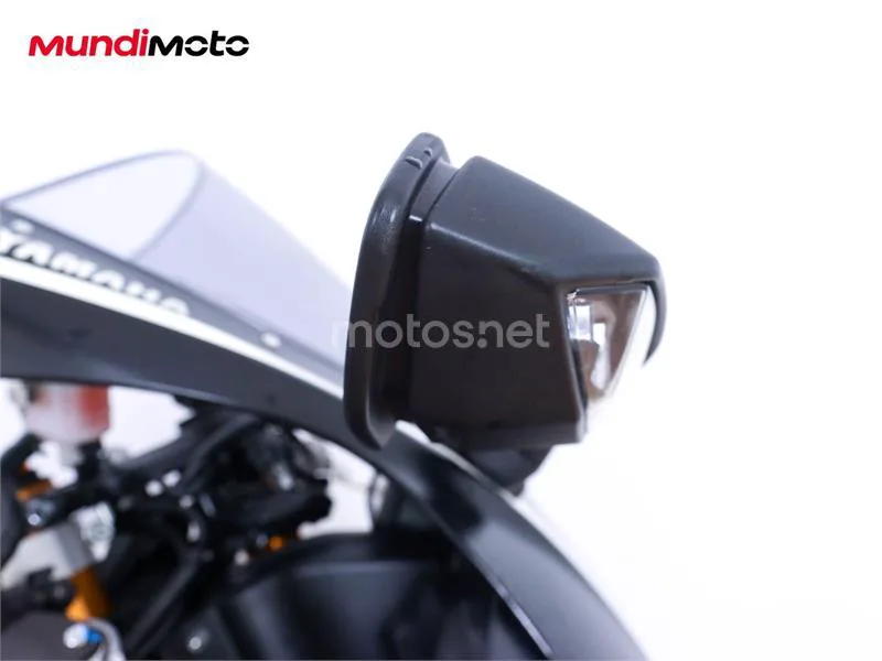 Yamaha R1 – Vista 16