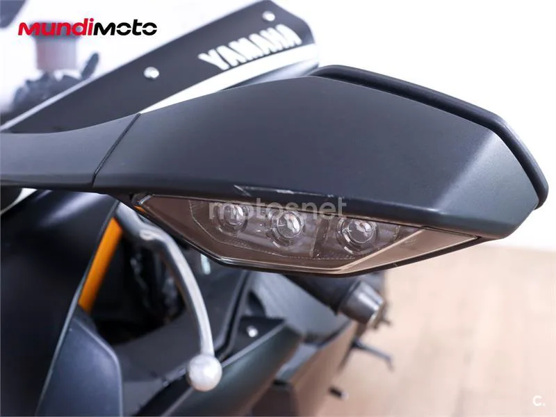 Yamaha R1 – Vista 20