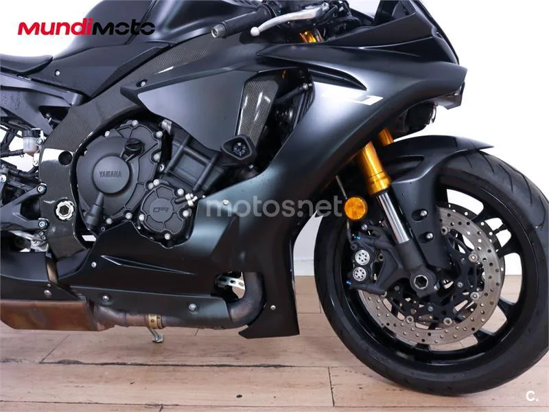 Yamaha R1 – Vista 23