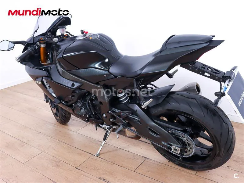 Yamaha R1 – Vista 8