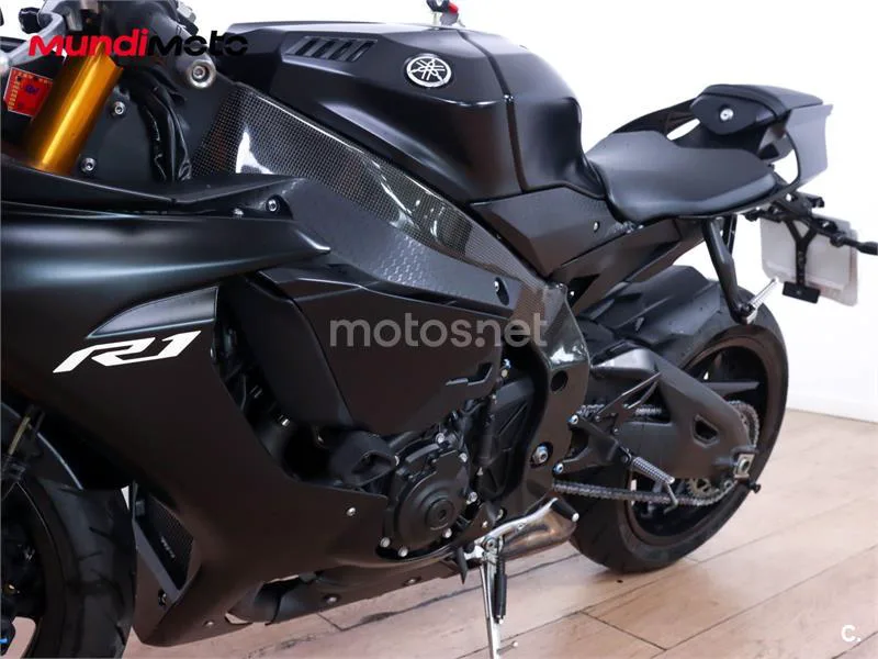 Yamaha R1 – Vista 10