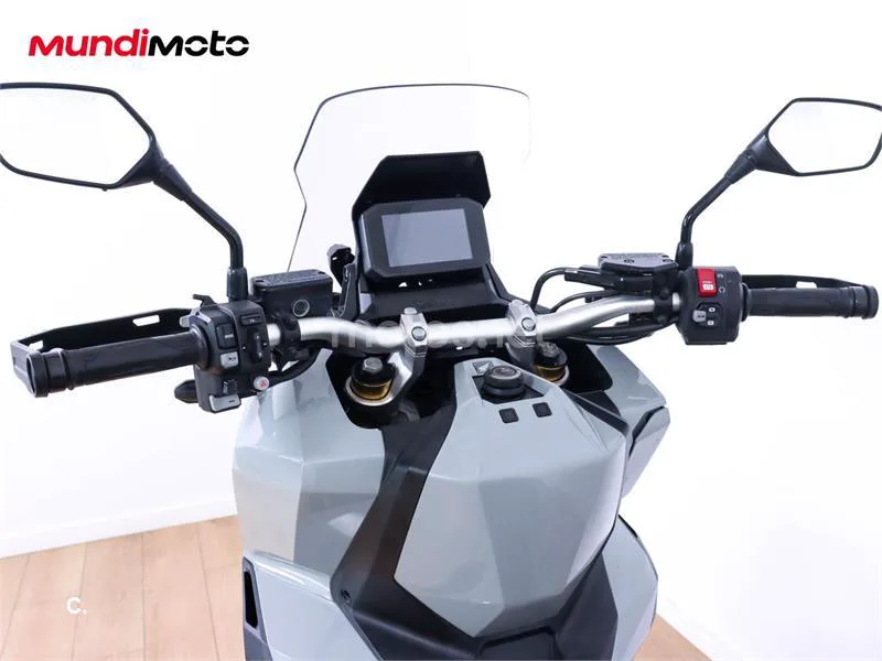 Honda X-ADV – Vista 11