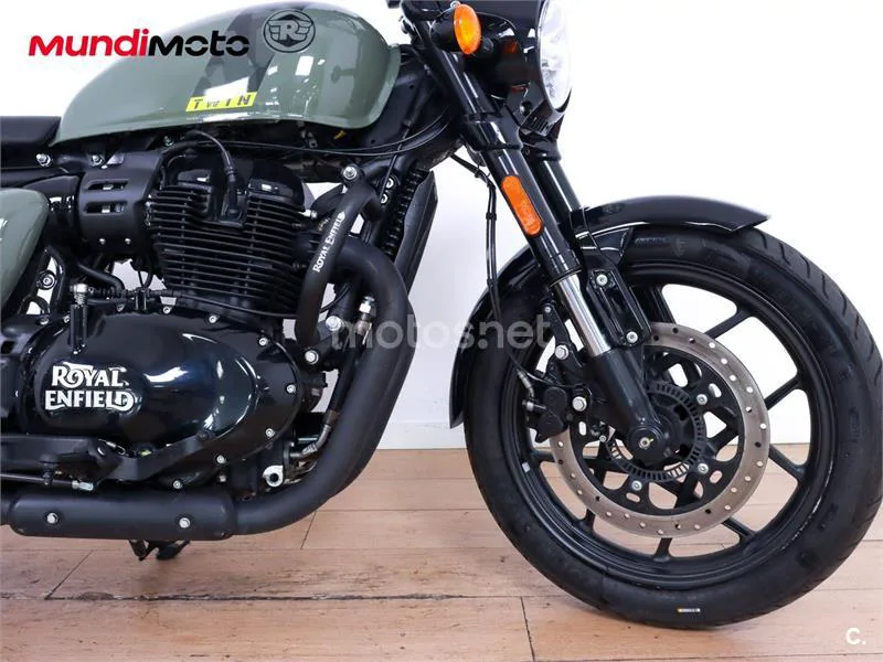 Royal Enfield Shotgun 650 – Vista 25