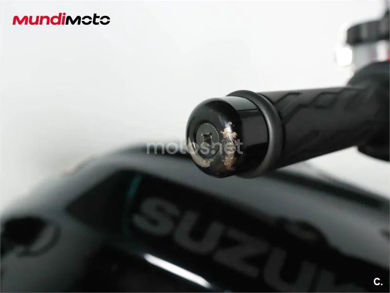 Suzuki SV 650 – Vista 20
