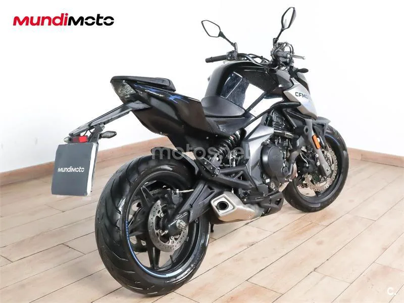 CFMOTO 650NK – Vista 3