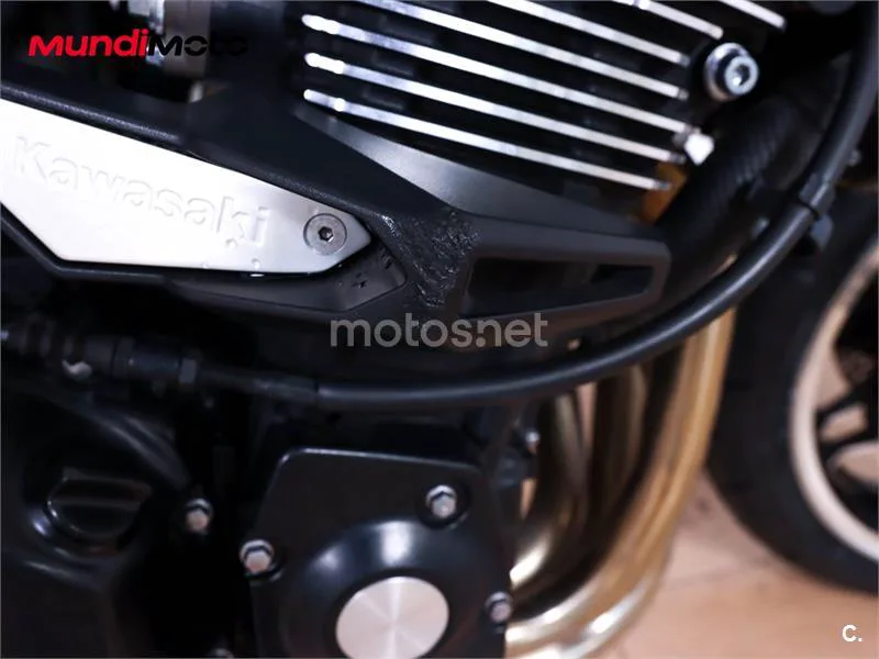 Kawasaki Z900 – Vista 13