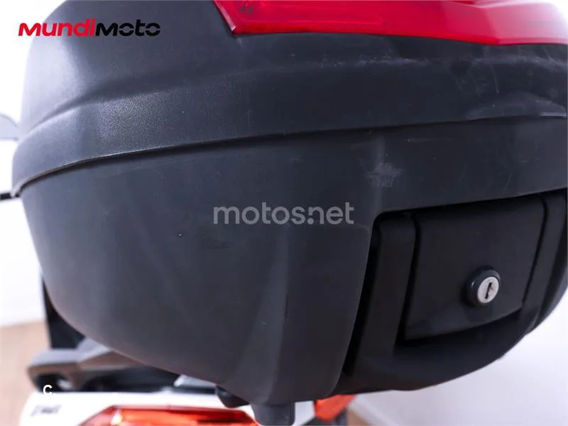 Yamaha XMAX 300 – Vista 24