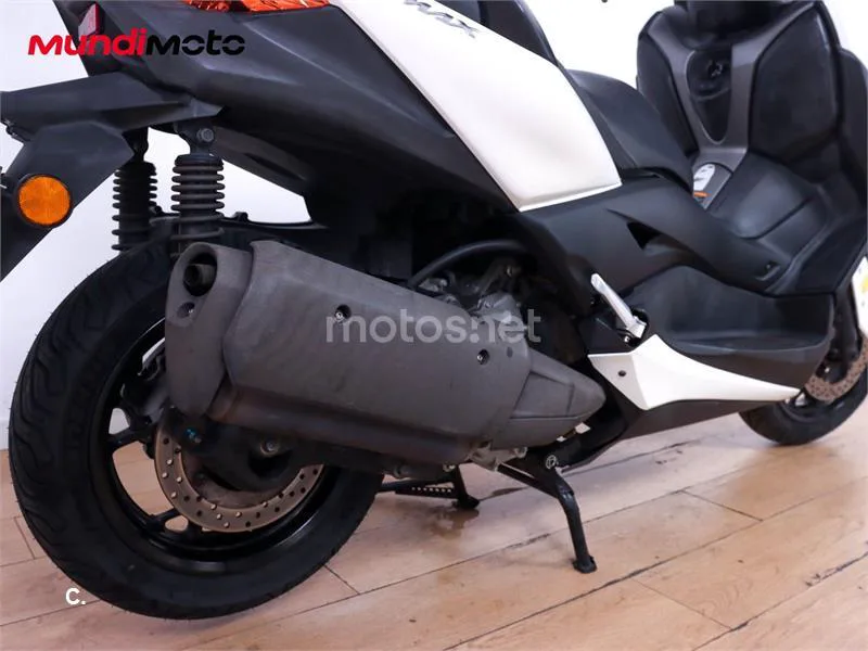 Yamaha XMAX 300 – Vista 4