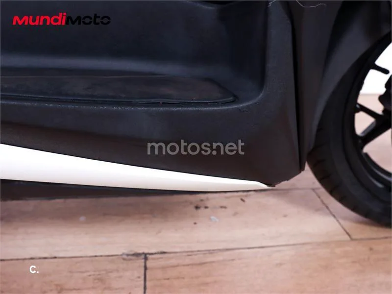 Yamaha XMAX 300 – Vista 33