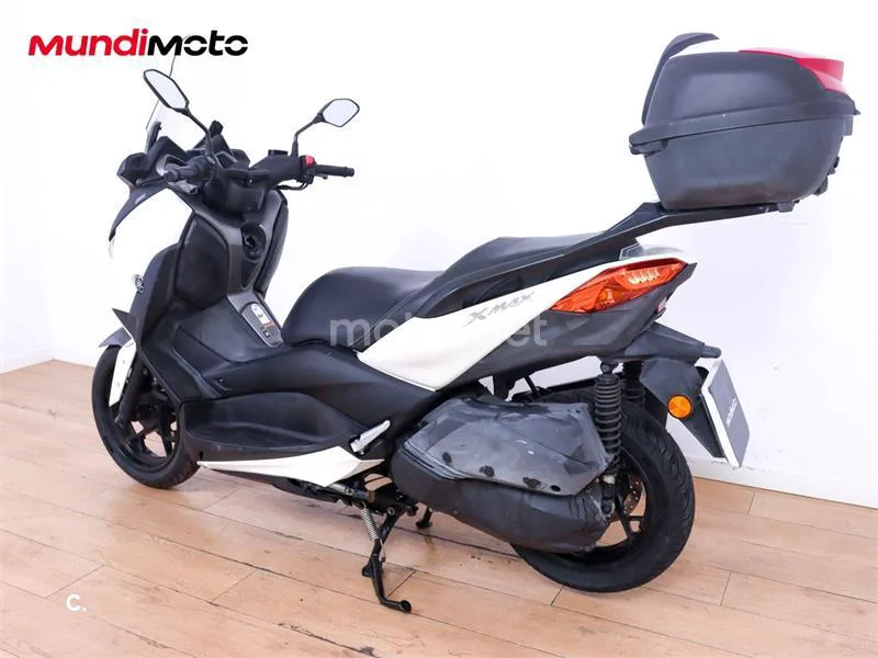 Yamaha XMAX 300 – Vista 8