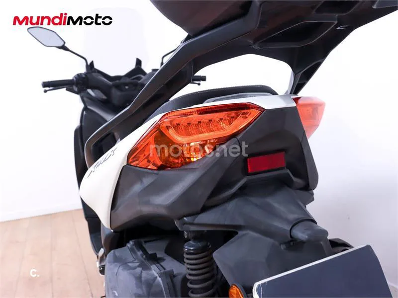 Yamaha XMAX 300 – Vista 9