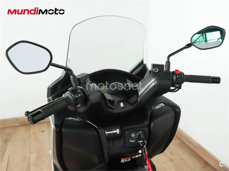 Suzuki Burgman 400 – Vista 11