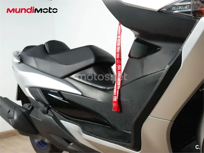 Suzuki Burgman 400 – Vista 14