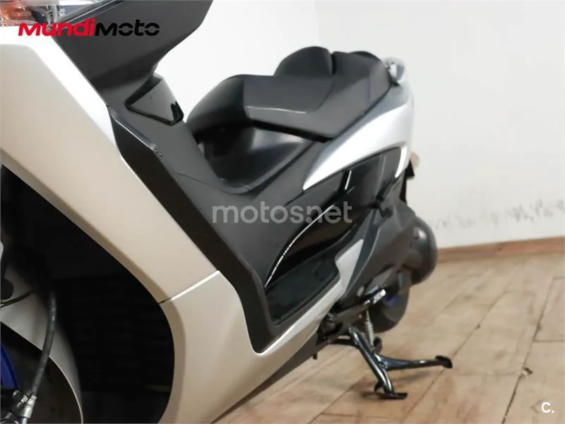 Suzuki Burgman 400 – Vista 10