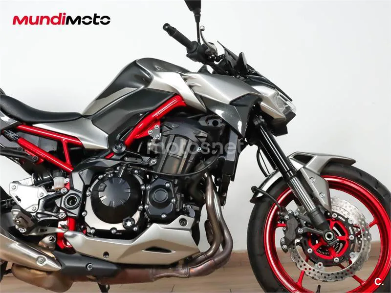Kawasaki Z900 – Vista 14