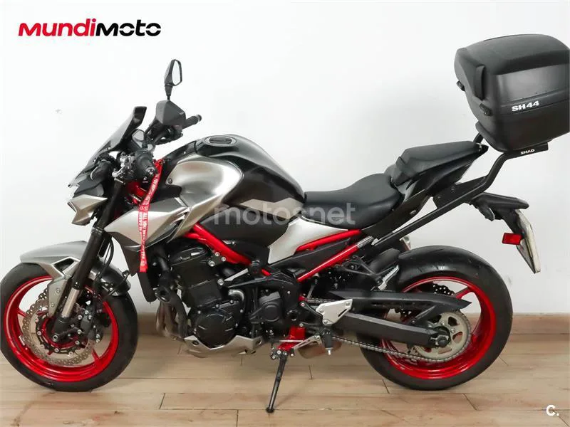 Kawasaki Z900 – Vista 6