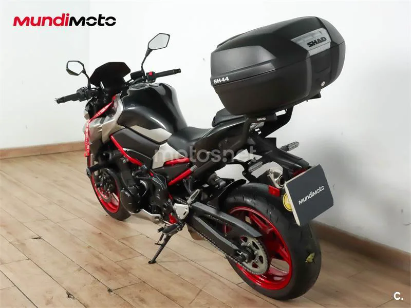 Kawasaki Z900 – Vista 8