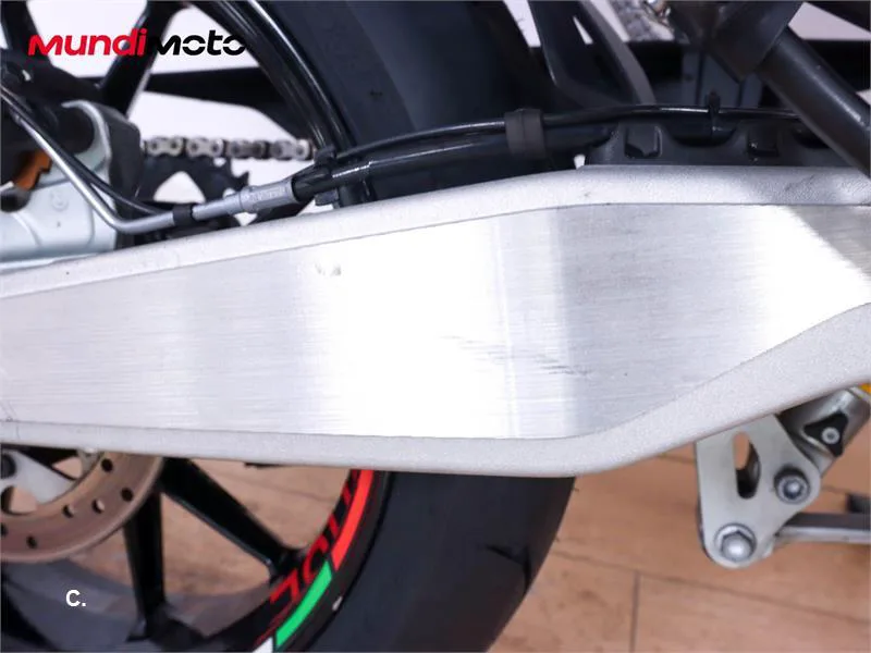 Ducati Hypermotard – Vista 17