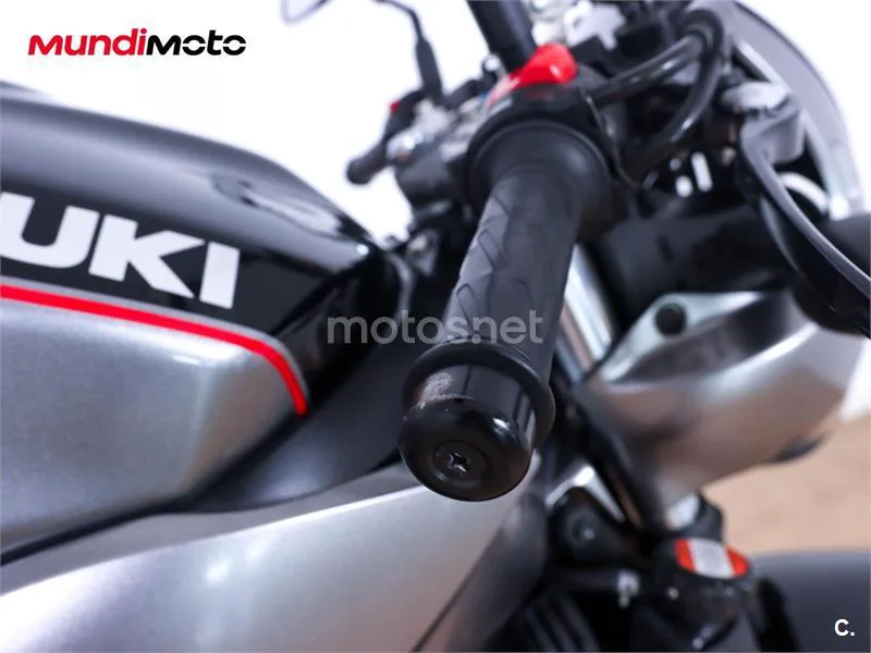 Suzuki SV 650 – Vista 15