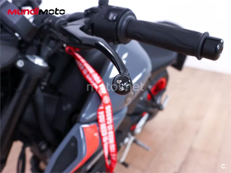Yamaha MT-125 – Vista 43