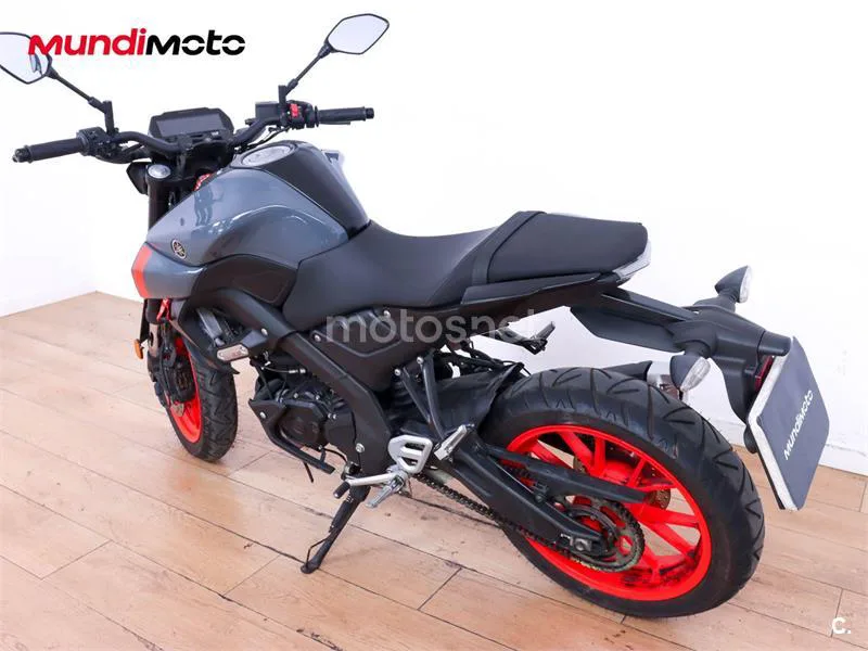 Yamaha MT-125 – Vista 8
