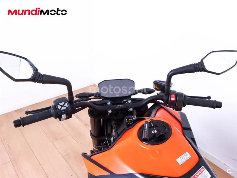 KTM 890 – Vista 11